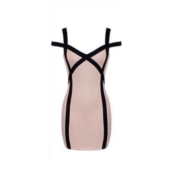 ‼️HOST PICK‼️ Mid-Thigh Off-Shoulder Dress - Picture 2 of 4